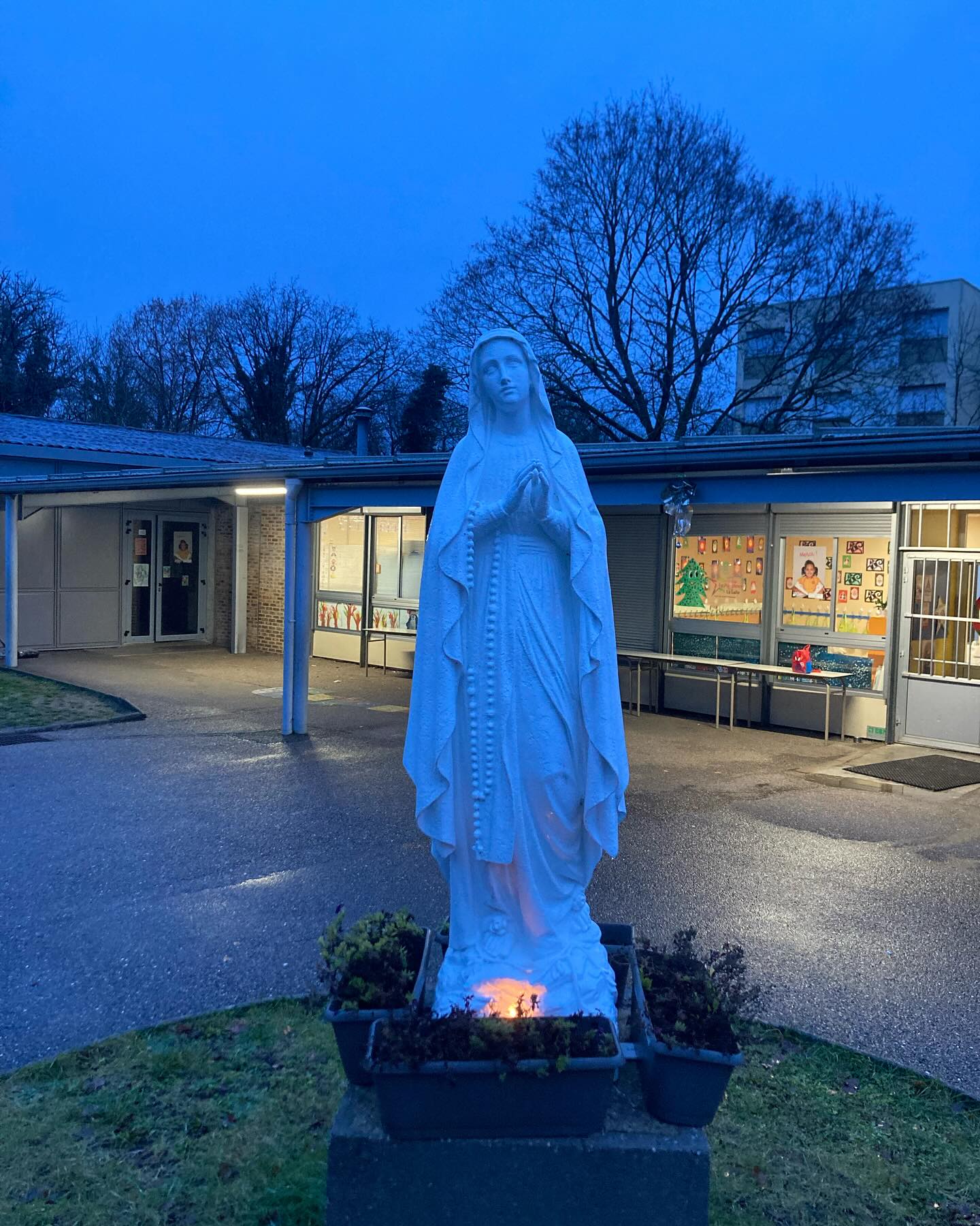 La statue de Marie à l'école maternelle la providence Nancy